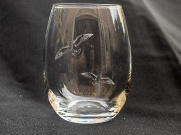 Sea Gulls Soaring Etched Stemless Wine Glass